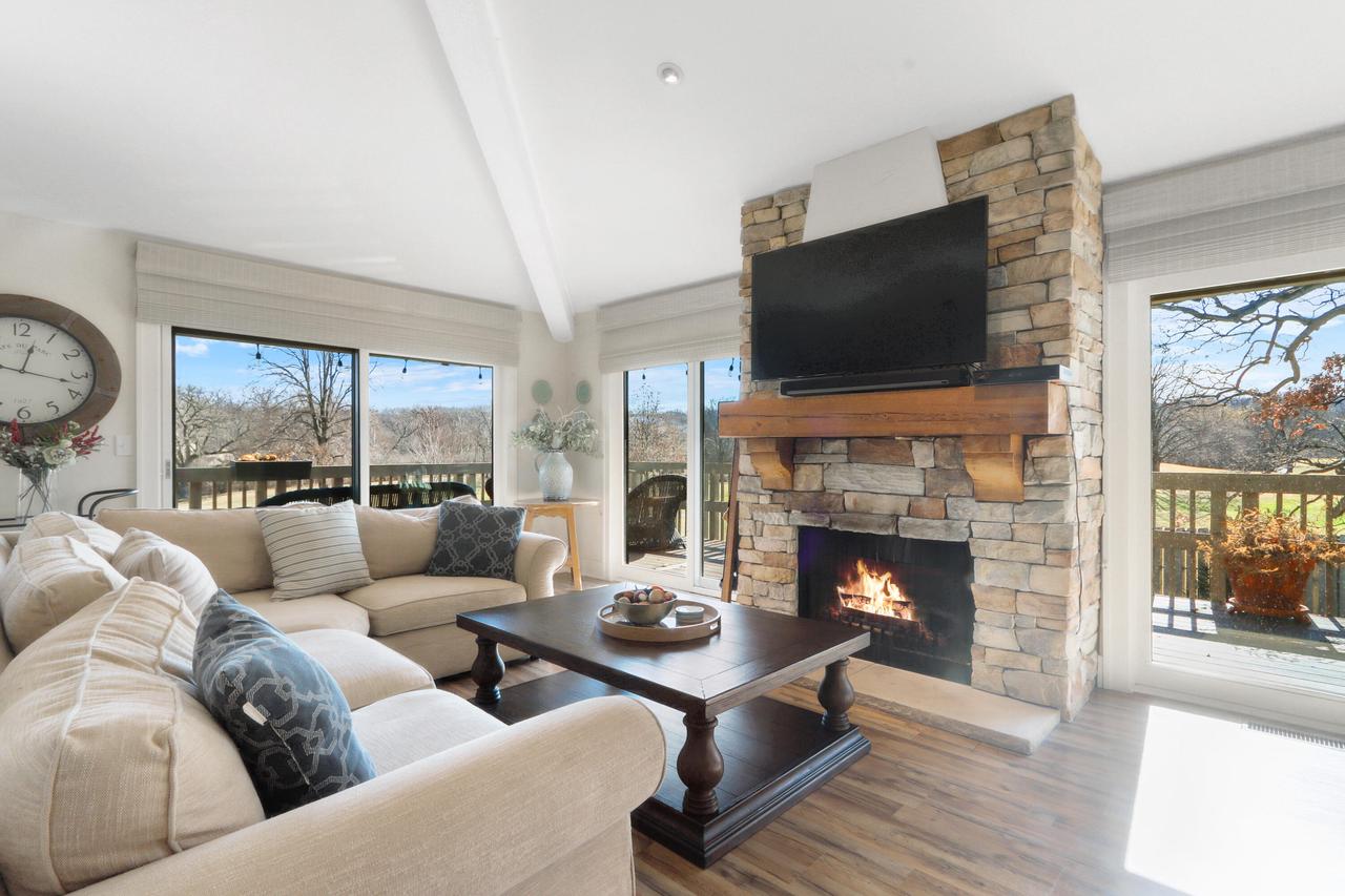 714 Thornridge COURT B