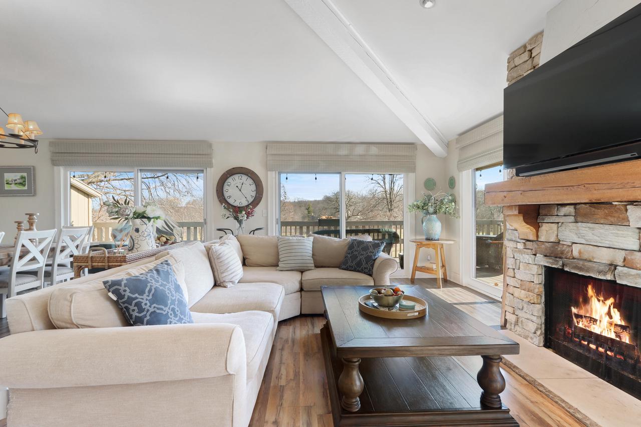 714 Thornridge COURT B