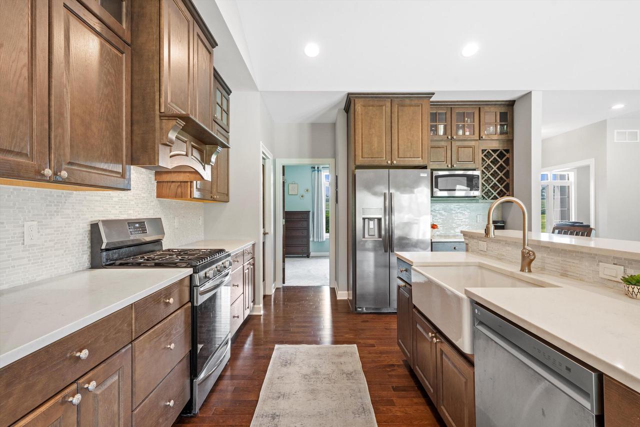 N1853 Clover ROAD
