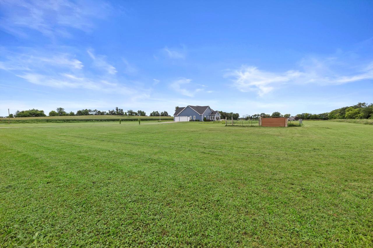 N1853 Clover ROAD