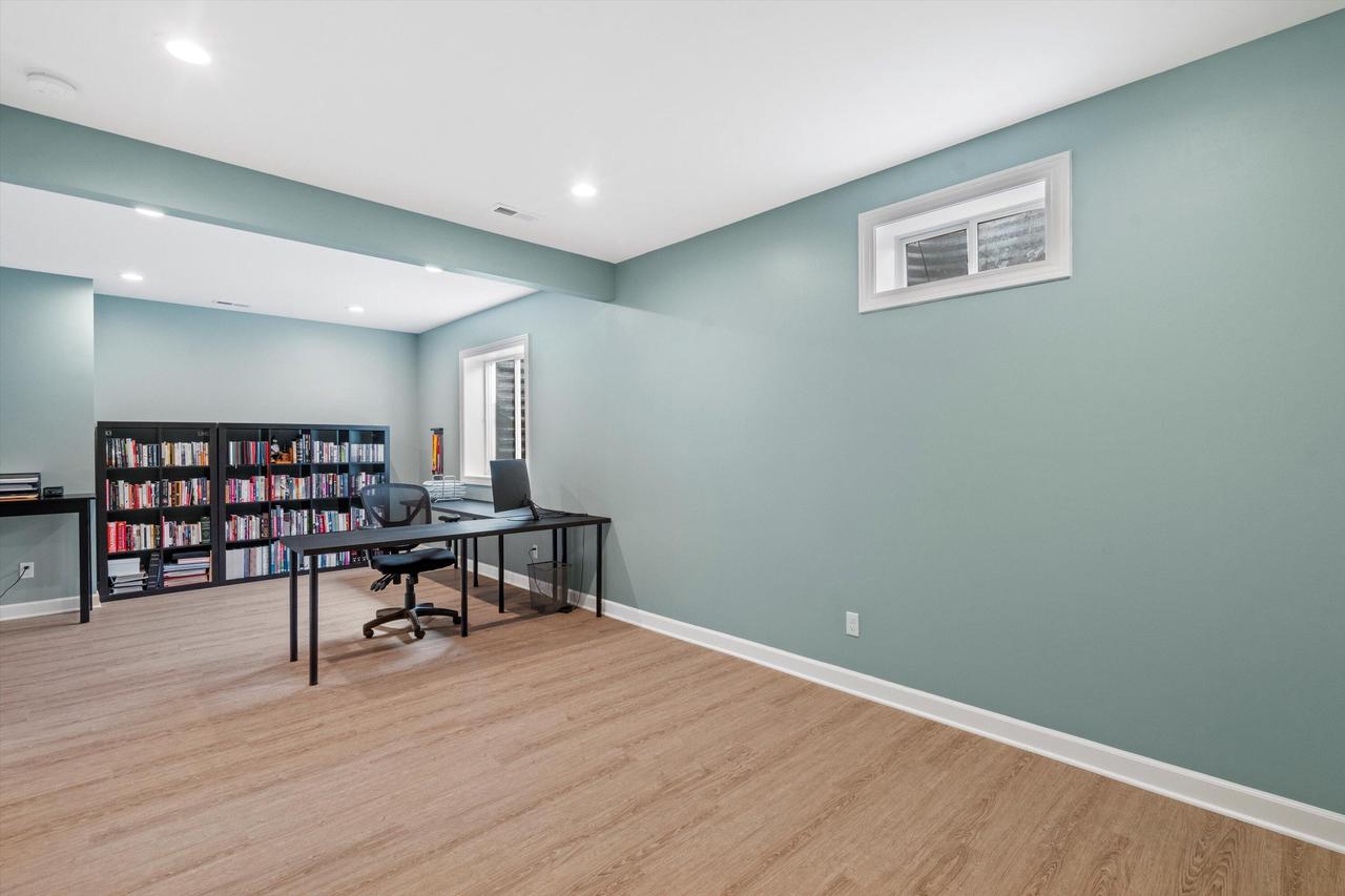 N1853 Clover ROAD