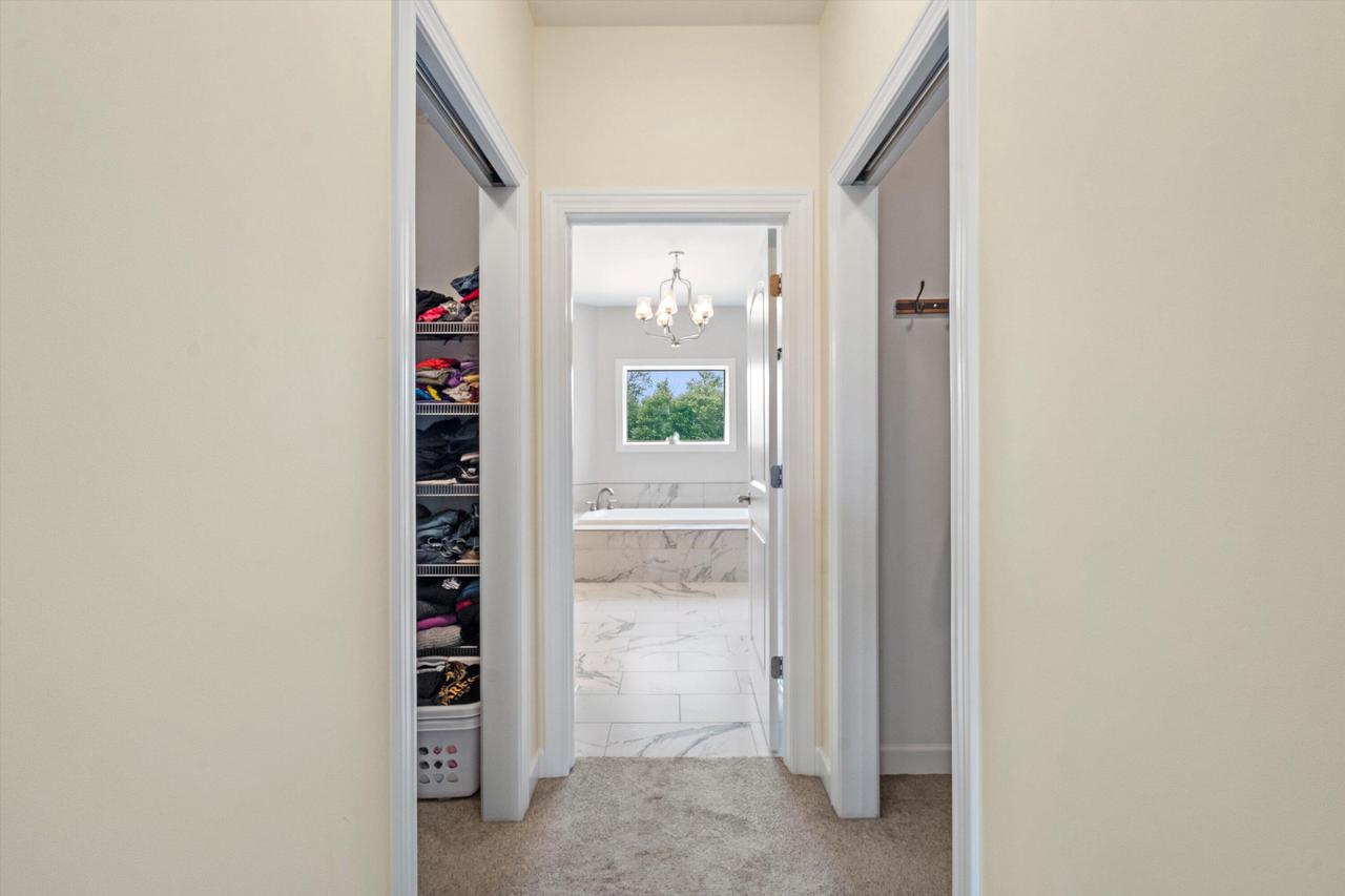 N1853 Clover ROAD
