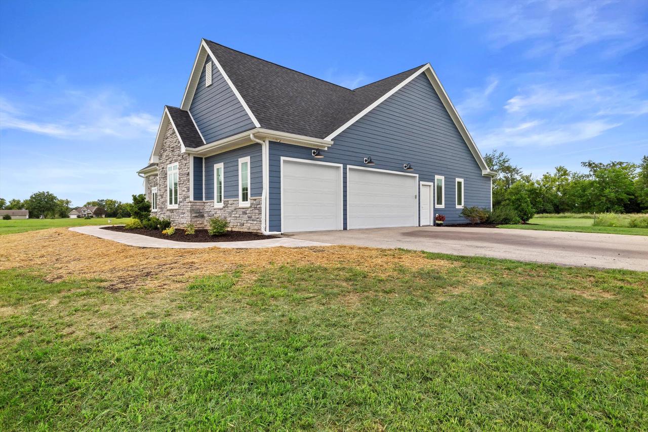 N1853 Clover ROAD
