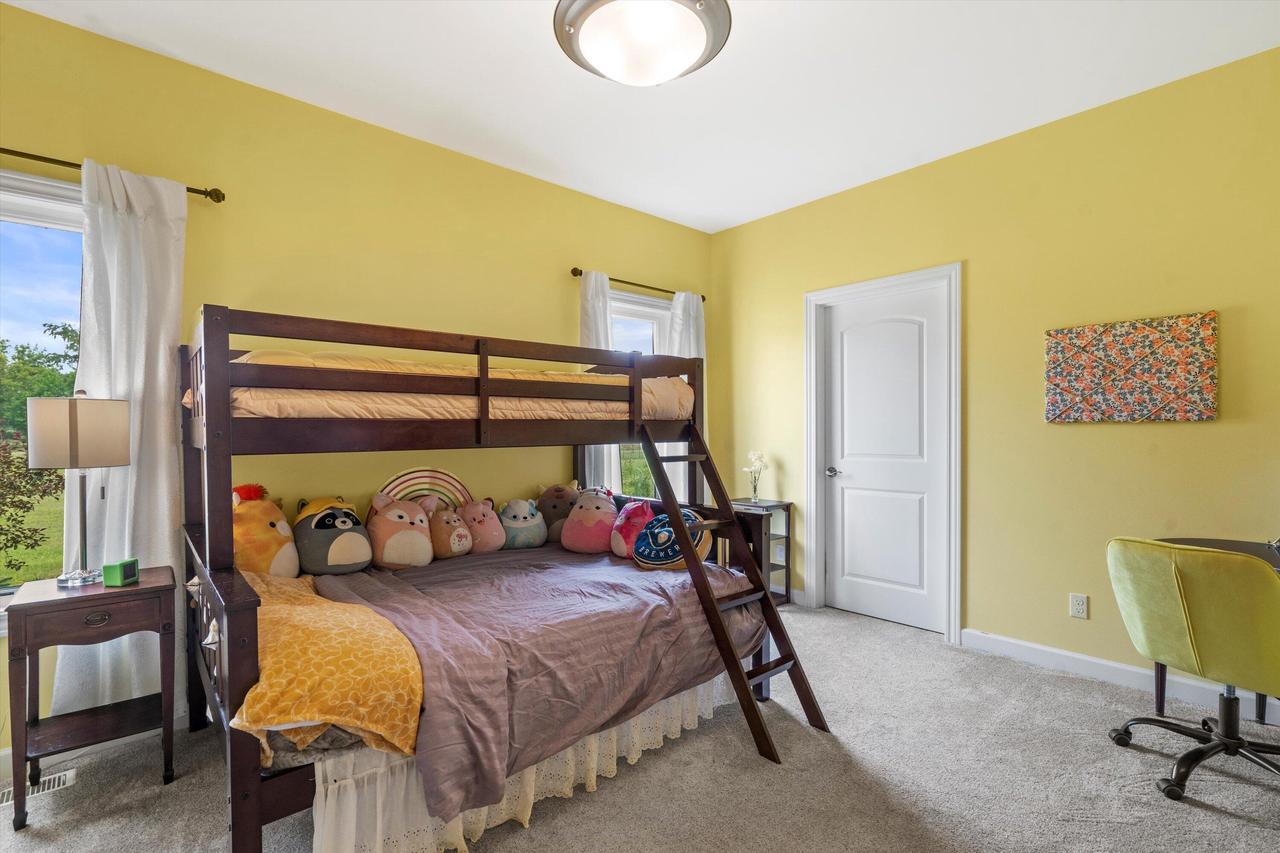 N1853 Clover ROAD