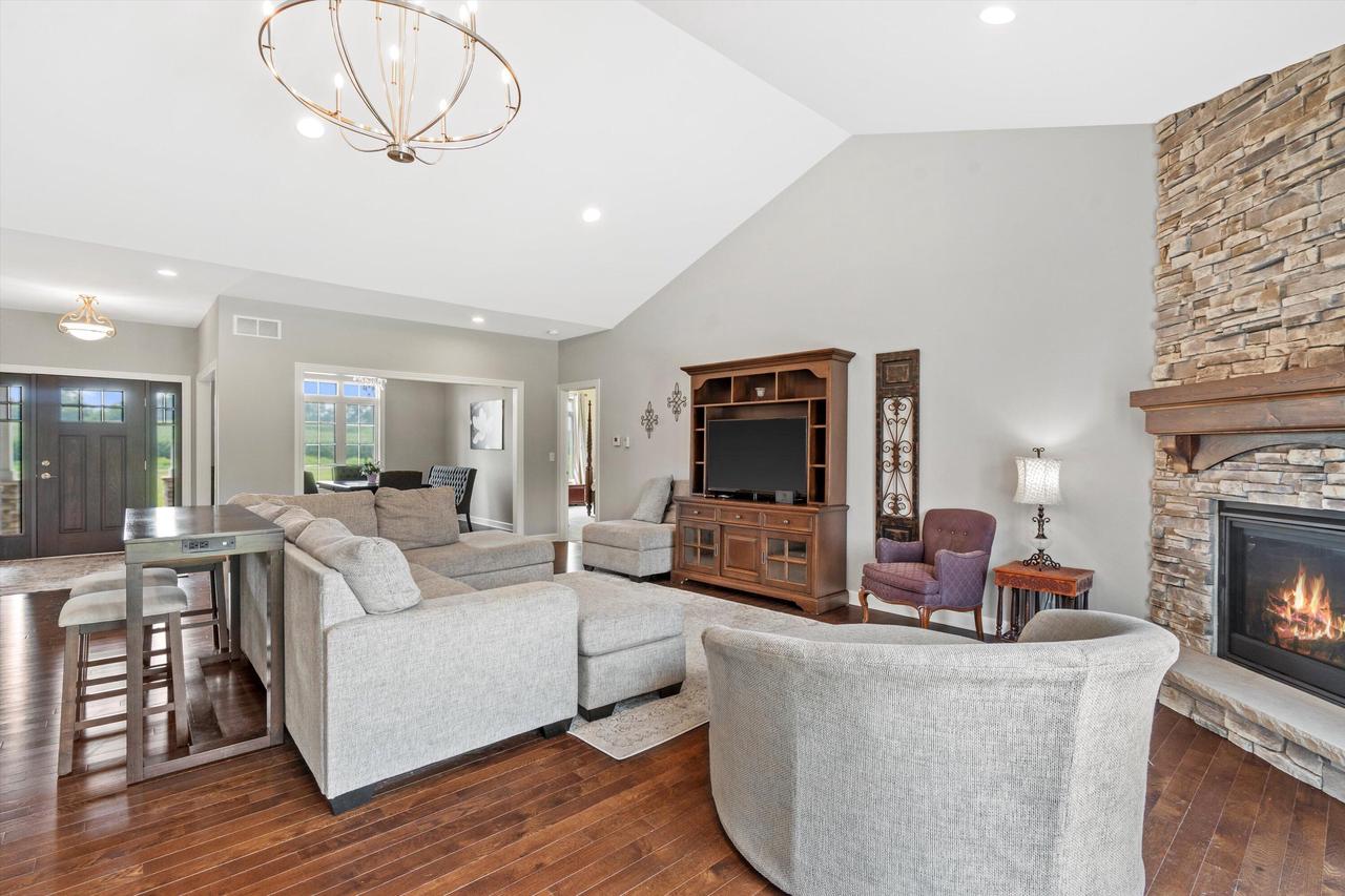 N1853 Clover ROAD