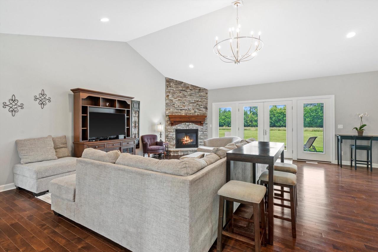 N1853 Clover ROAD