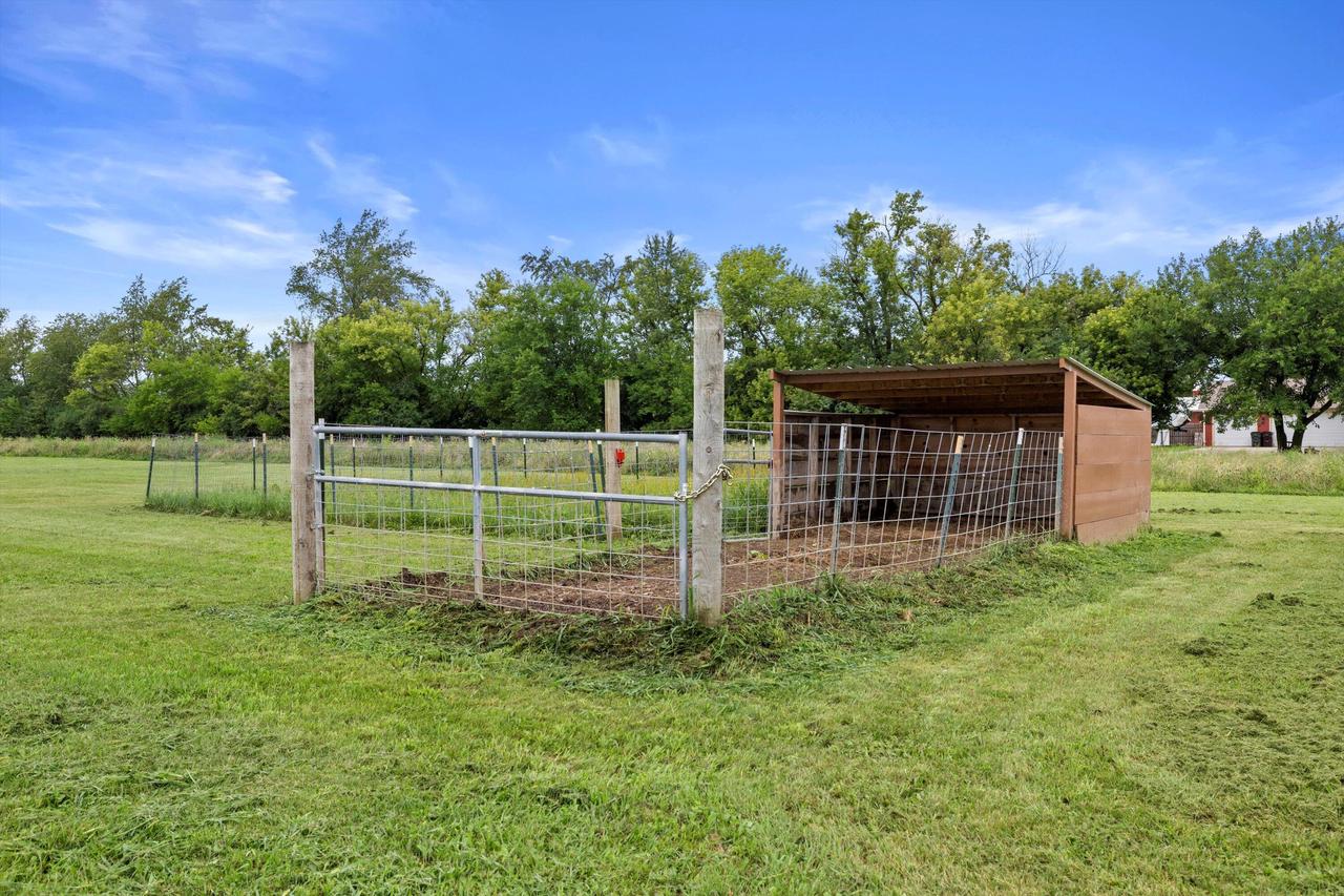 N1853 Clover ROAD