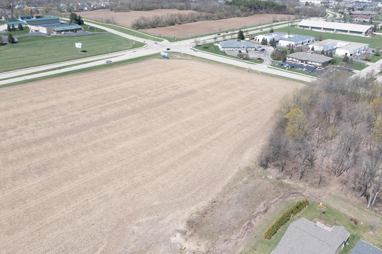 1103 South EDWARDS BOULEVARD