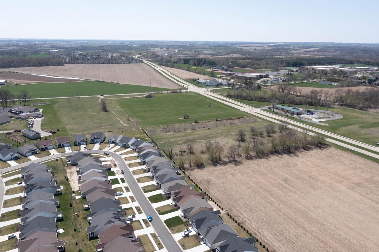 1103 South EDWARDS BOULEVARD