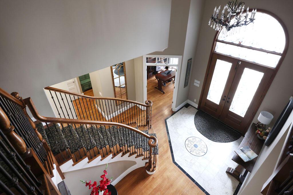 2611 E Lake Shore DRIVE