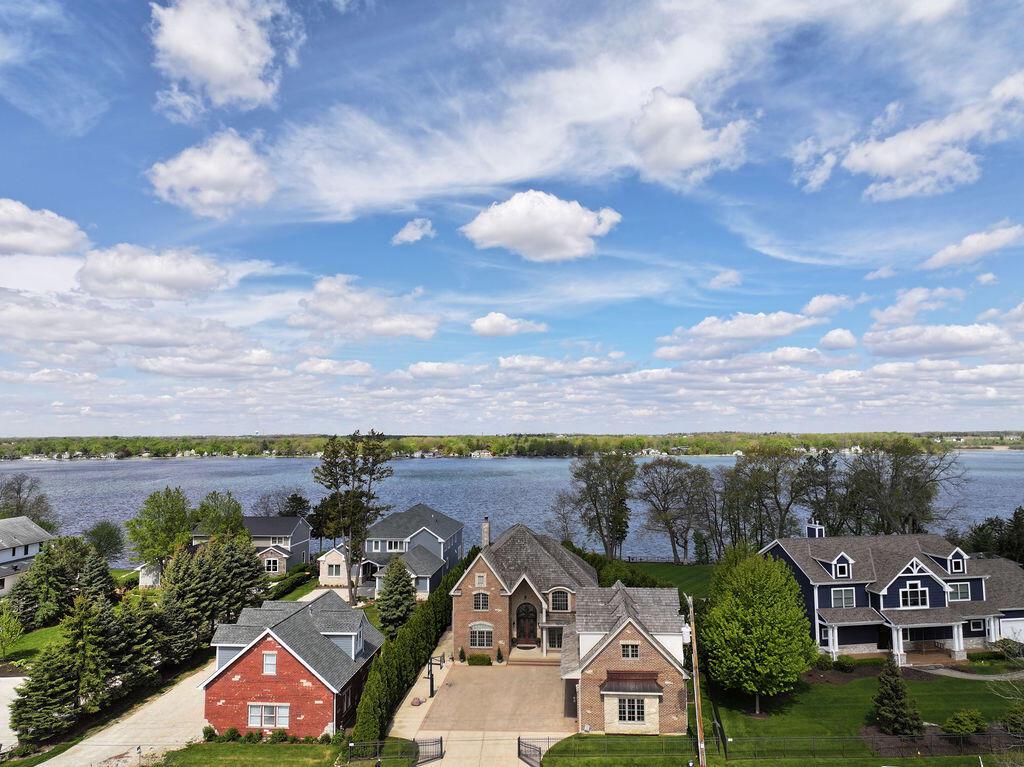 2611 E Lake Shore DRIVE