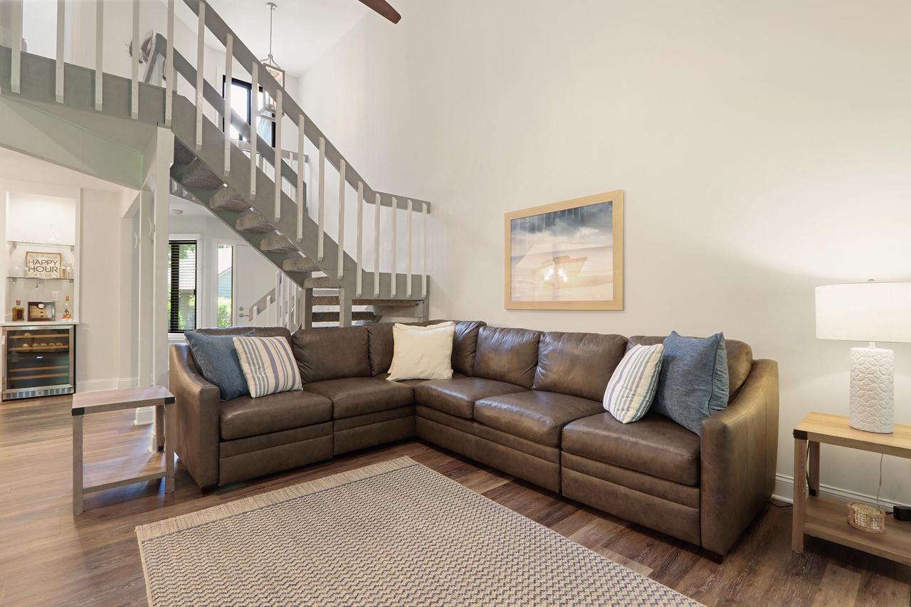 964 Duck Pond ROAD