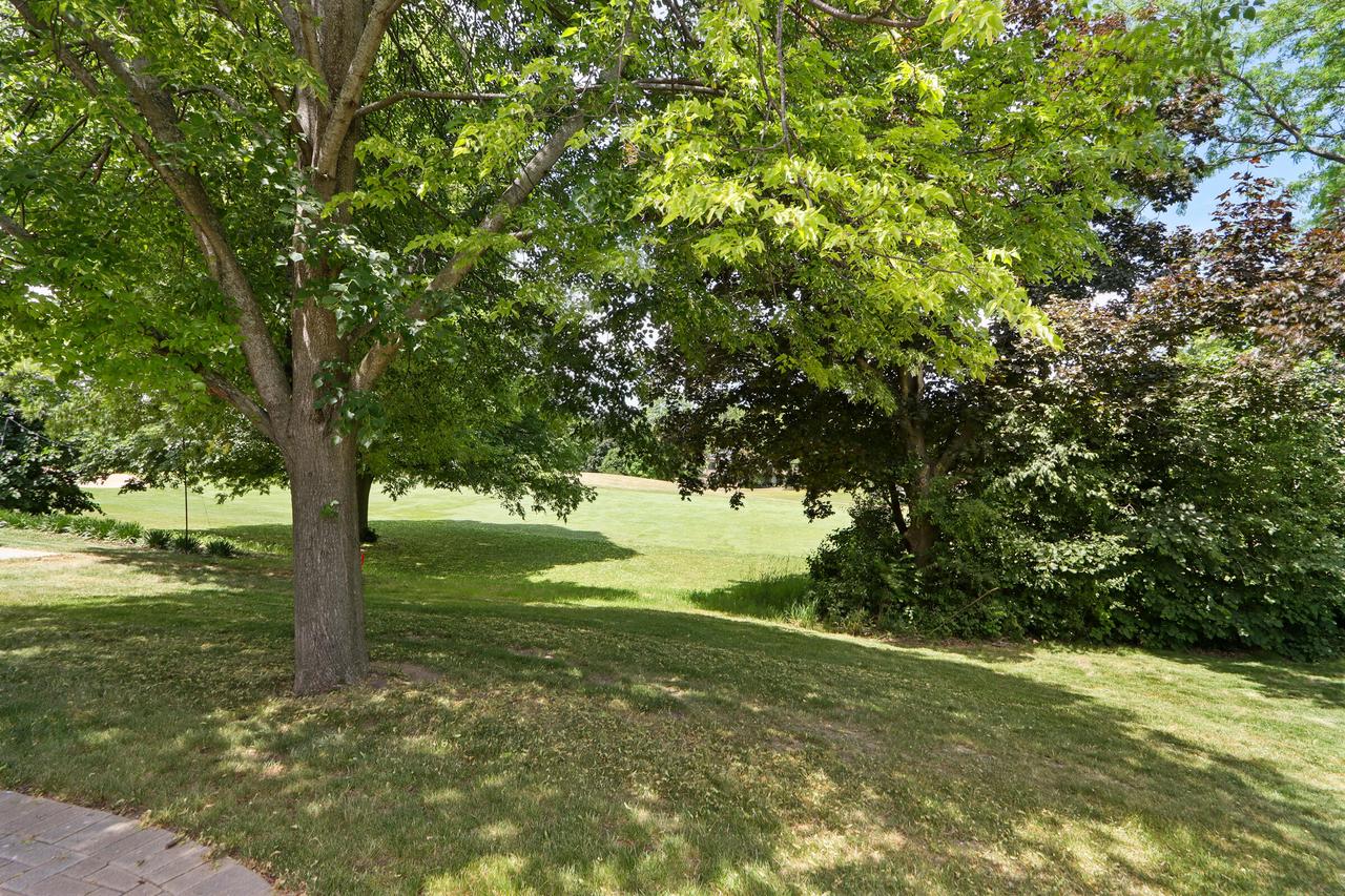 964 Duck Pond ROAD