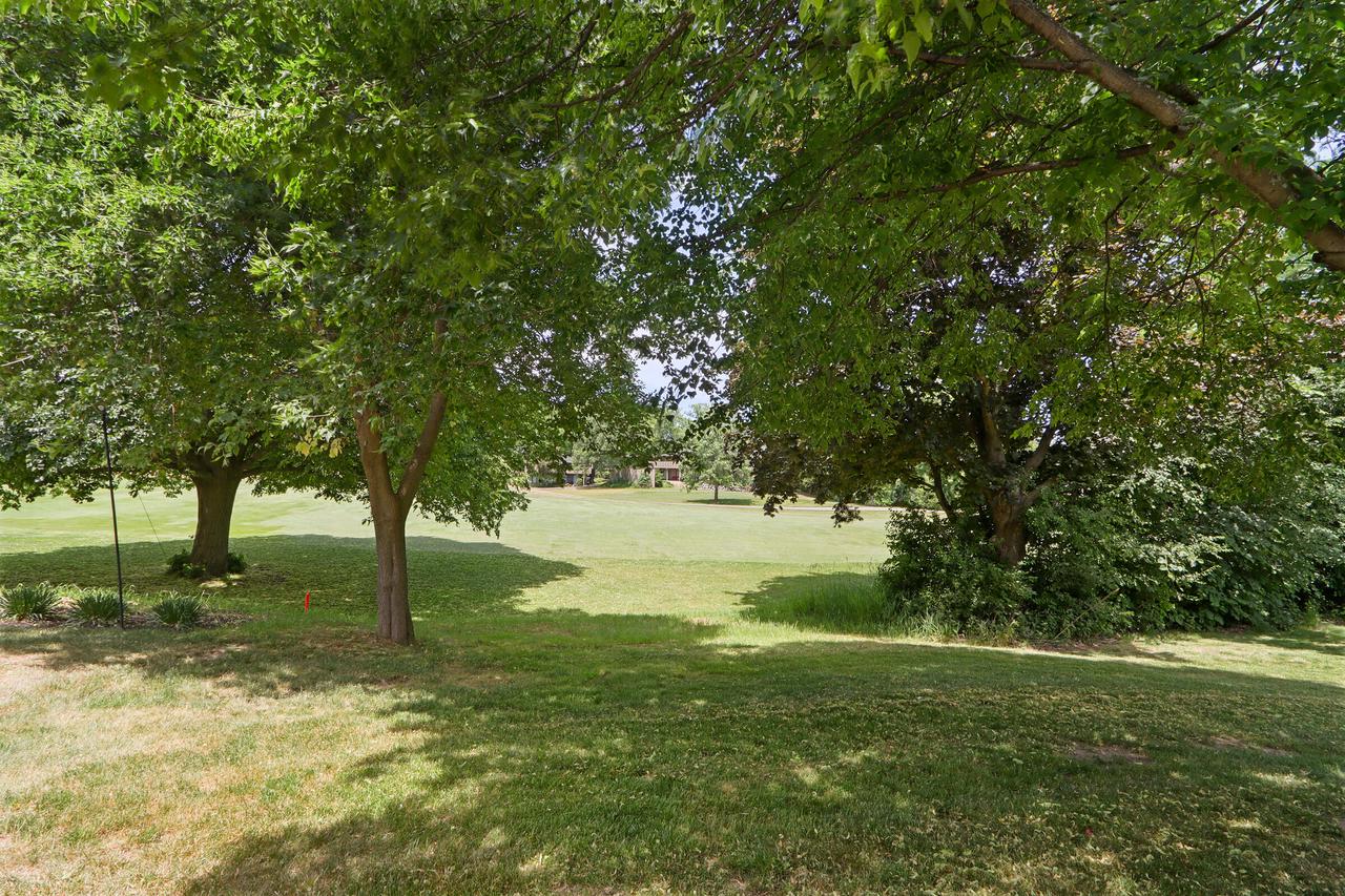 964 Duck Pond ROAD
