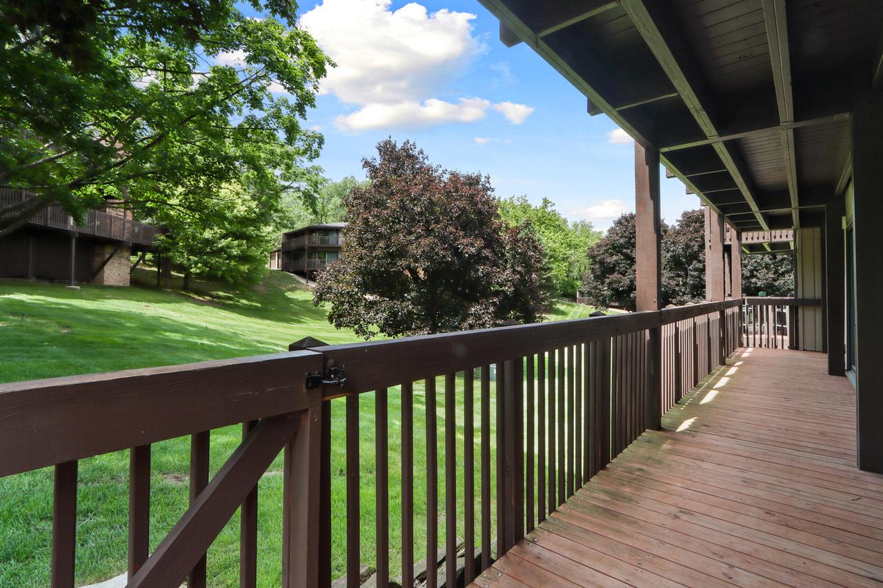 910 Windsor COURT KK1