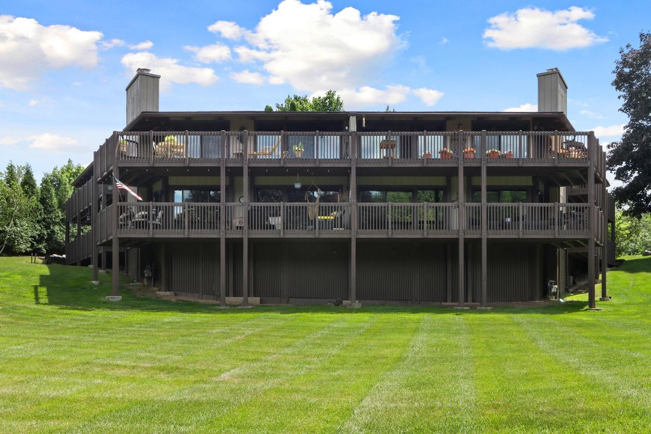 910 Windsor COURT KK1