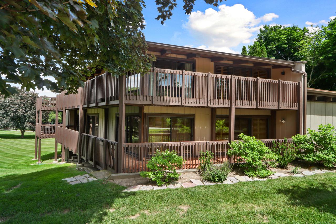 910 Windsor COURT KK1