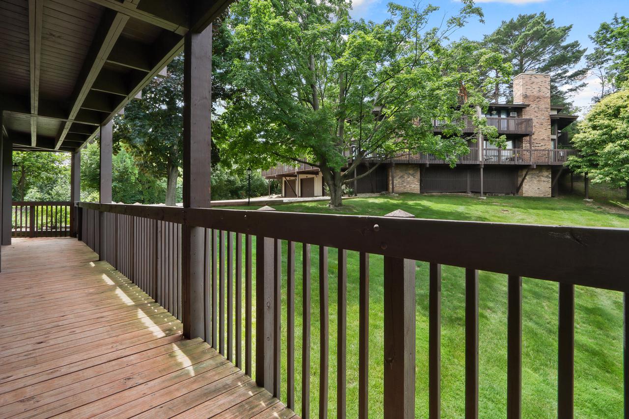 910 Windsor COURT KK1
