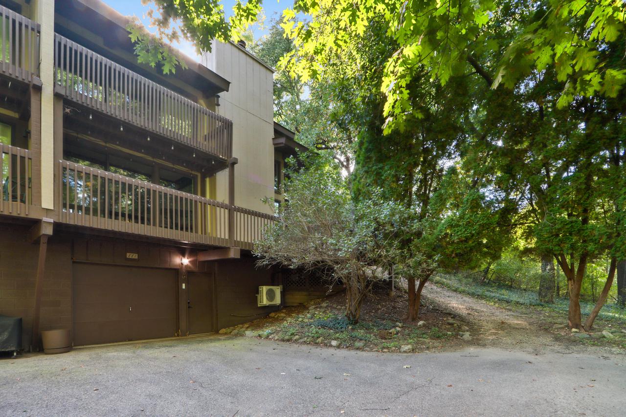 840 Woodland COURT EE-1