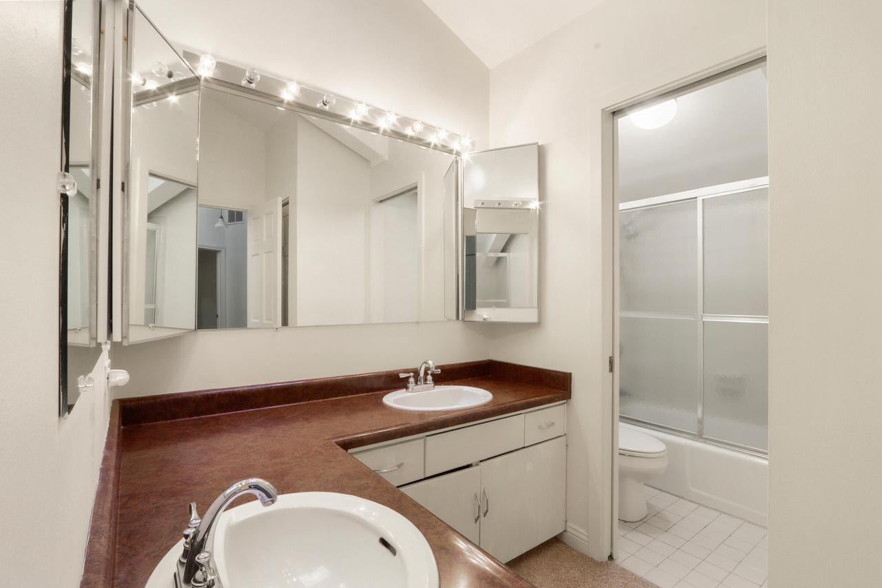 840 Woodland COURT EE-1