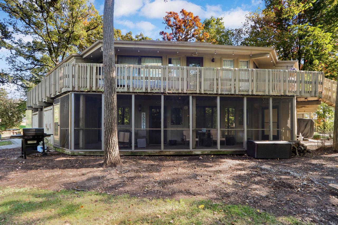 304 Deerpath East C