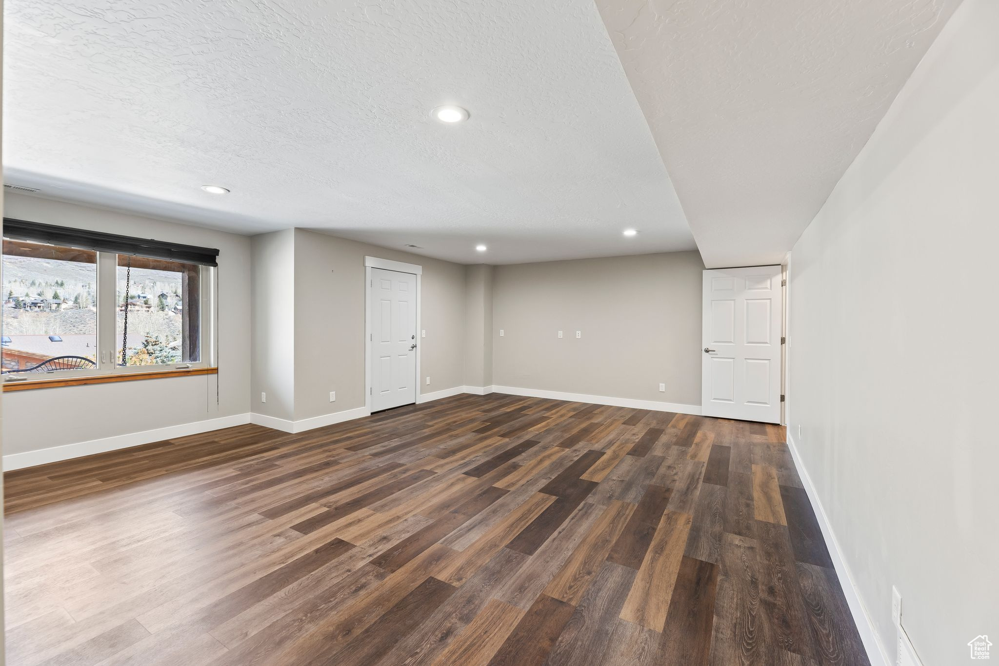 3095 W HOMESTEAD RD