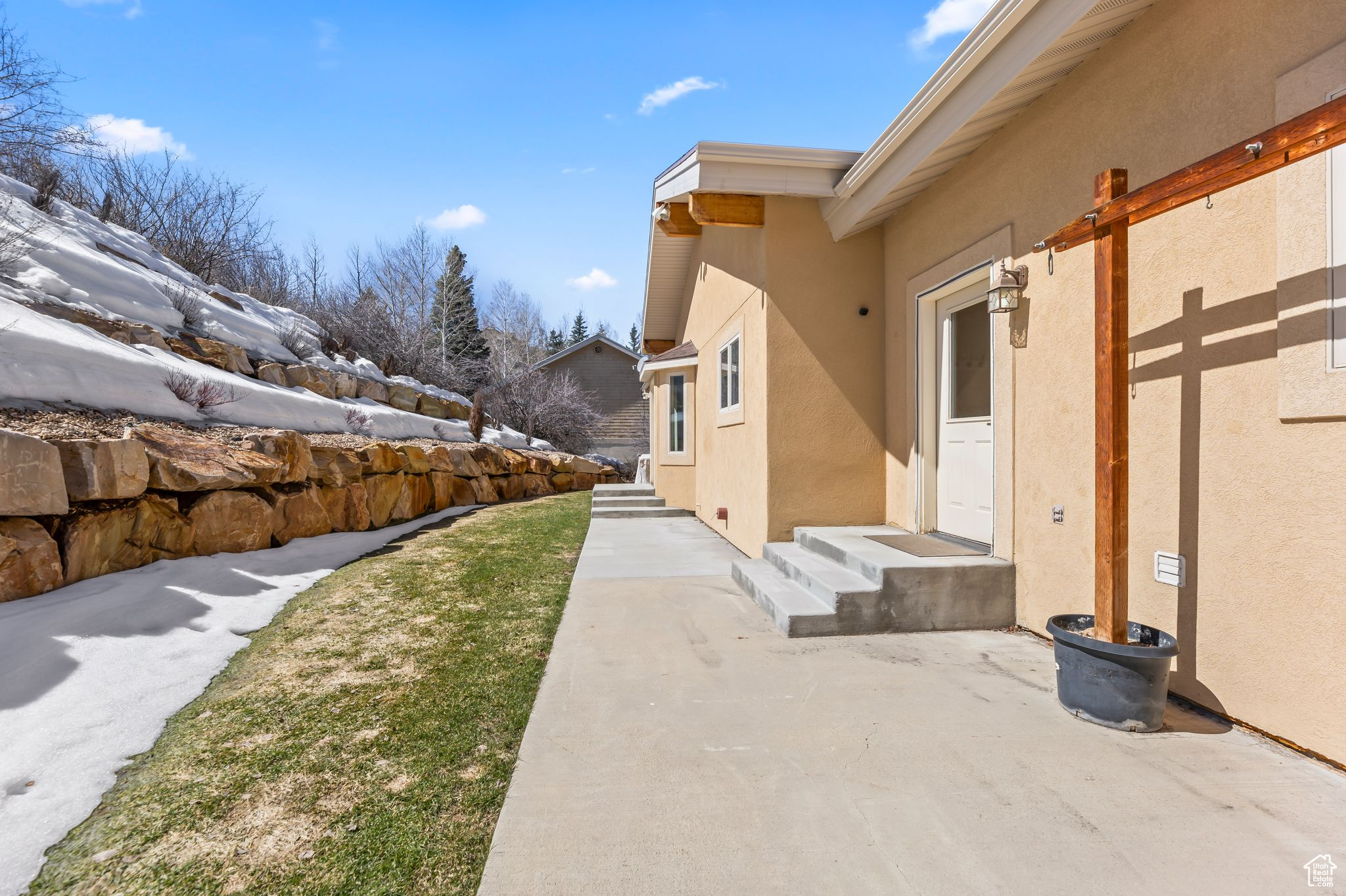 3095 W HOMESTEAD RD