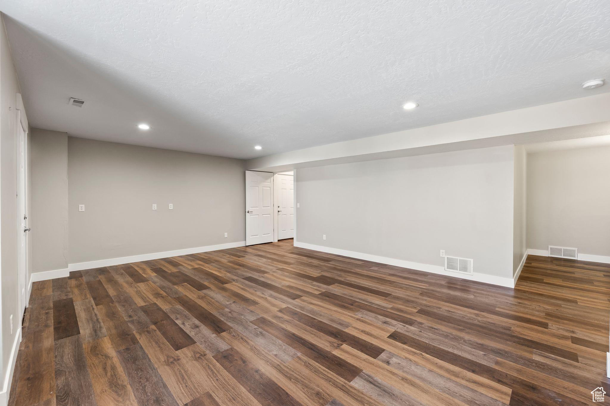 3095 W HOMESTEAD RD