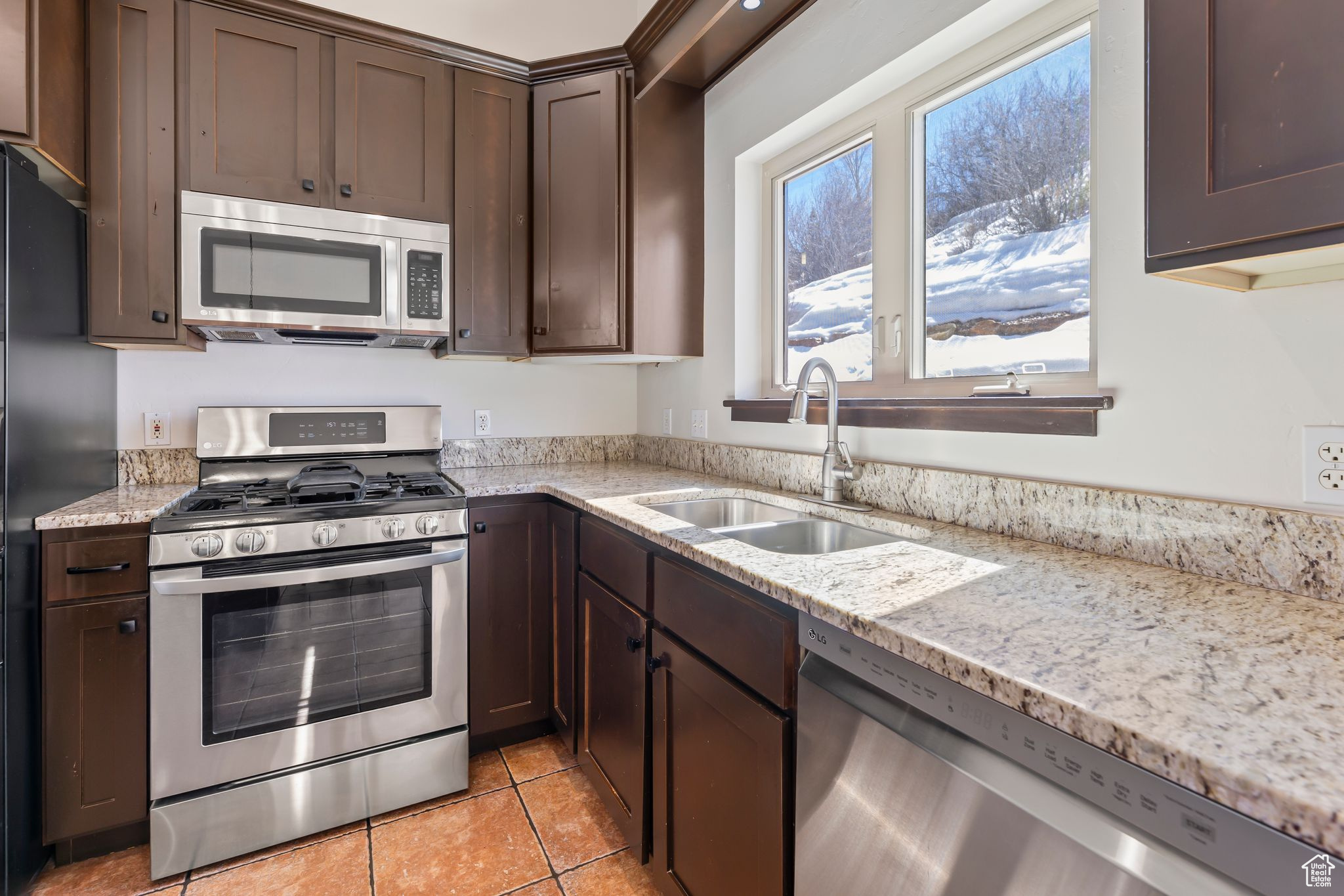 3095 W HOMESTEAD RD