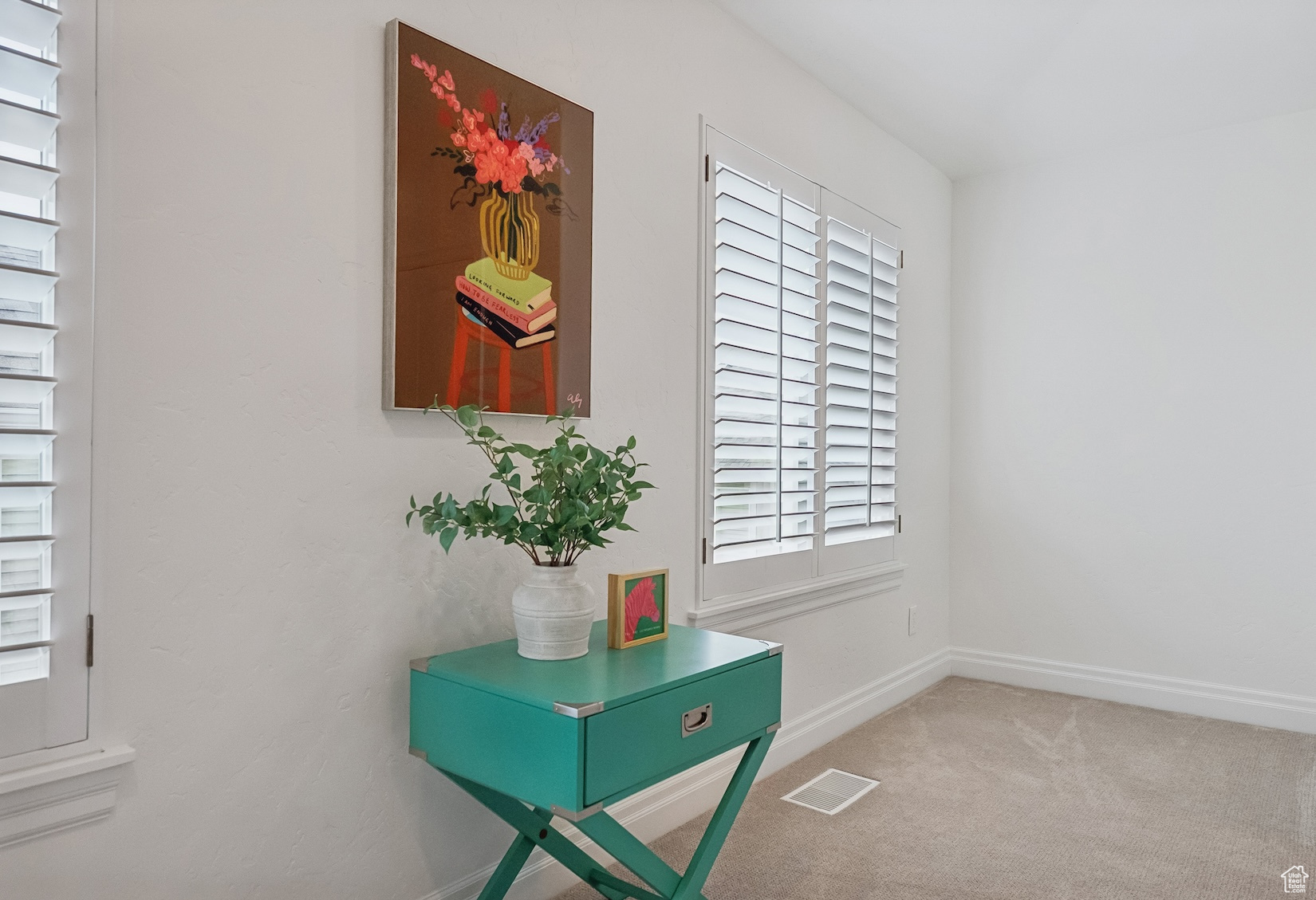 1917 E HOLLADAY VIEW PL