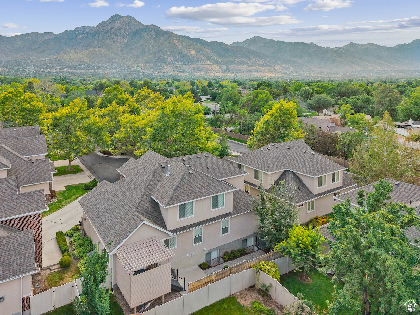 1917 E HOLLADAY VIEW PL