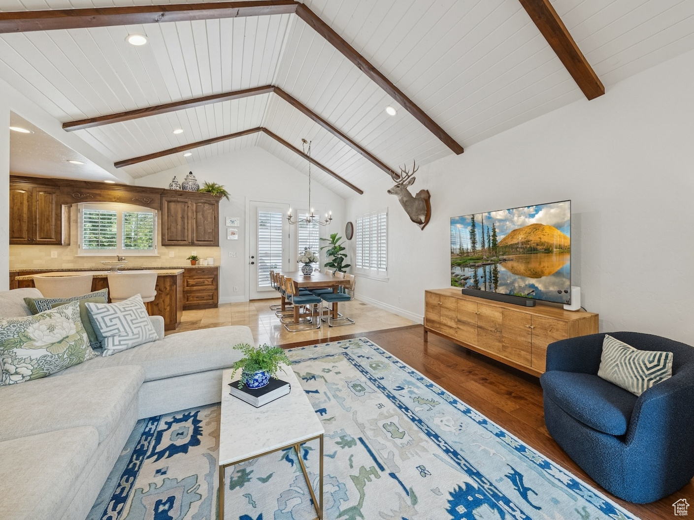 1917 E HOLLADAY VIEW PL