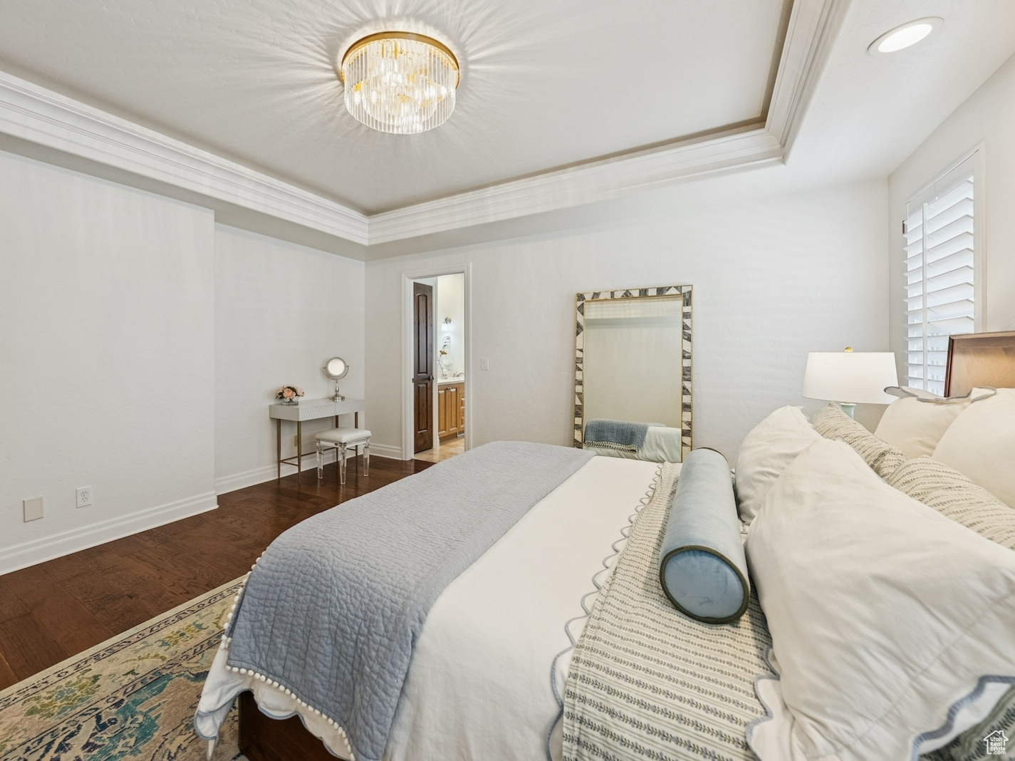 1917 E HOLLADAY VIEW PL