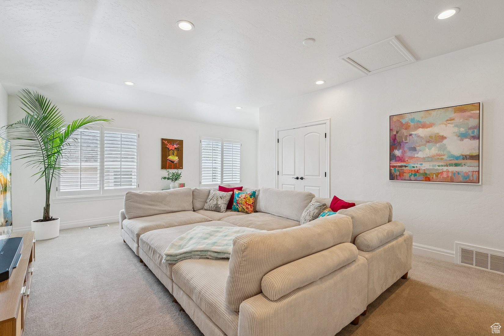 1917 E HOLLADAY VIEW PL