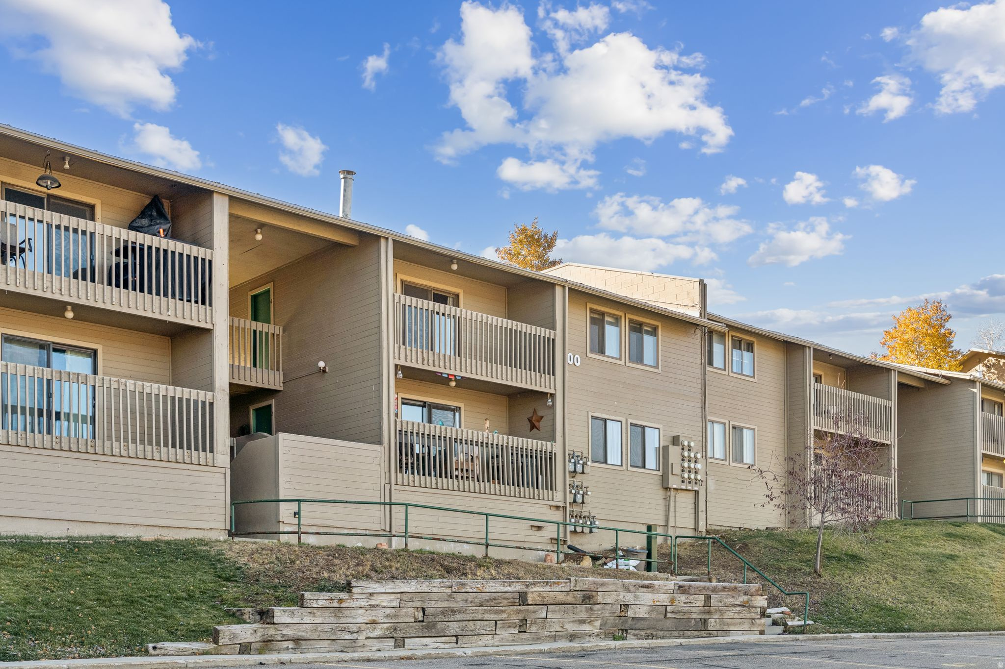 1700 UPPER IRONHORSE LOOP #B6