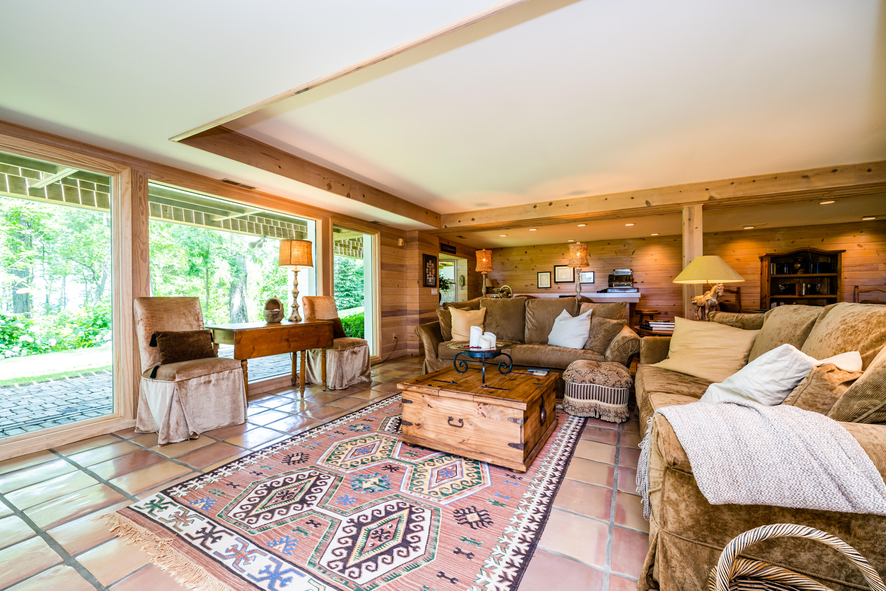 4661 Notre Dame Avenue