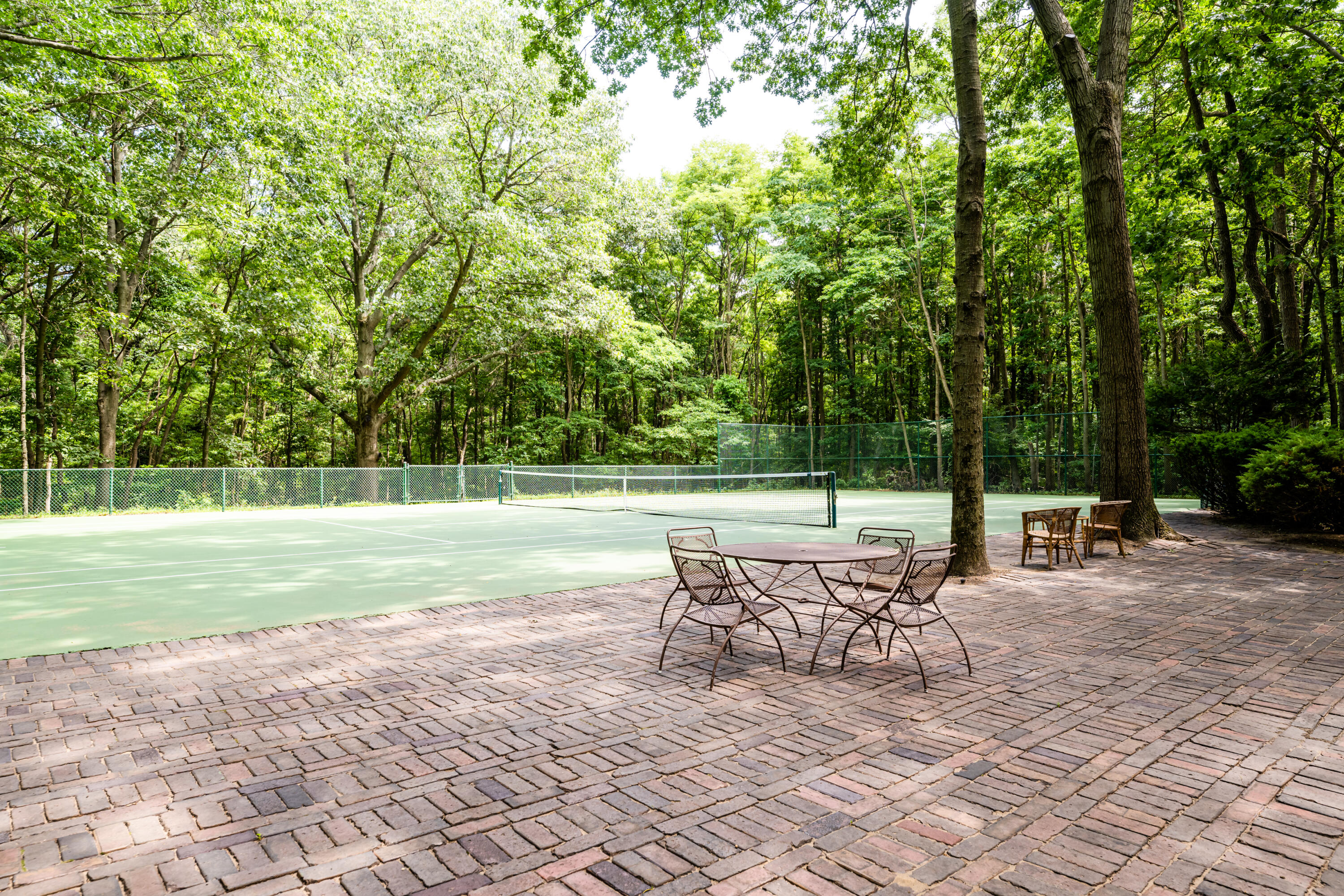 4661 Notre Dame Avenue