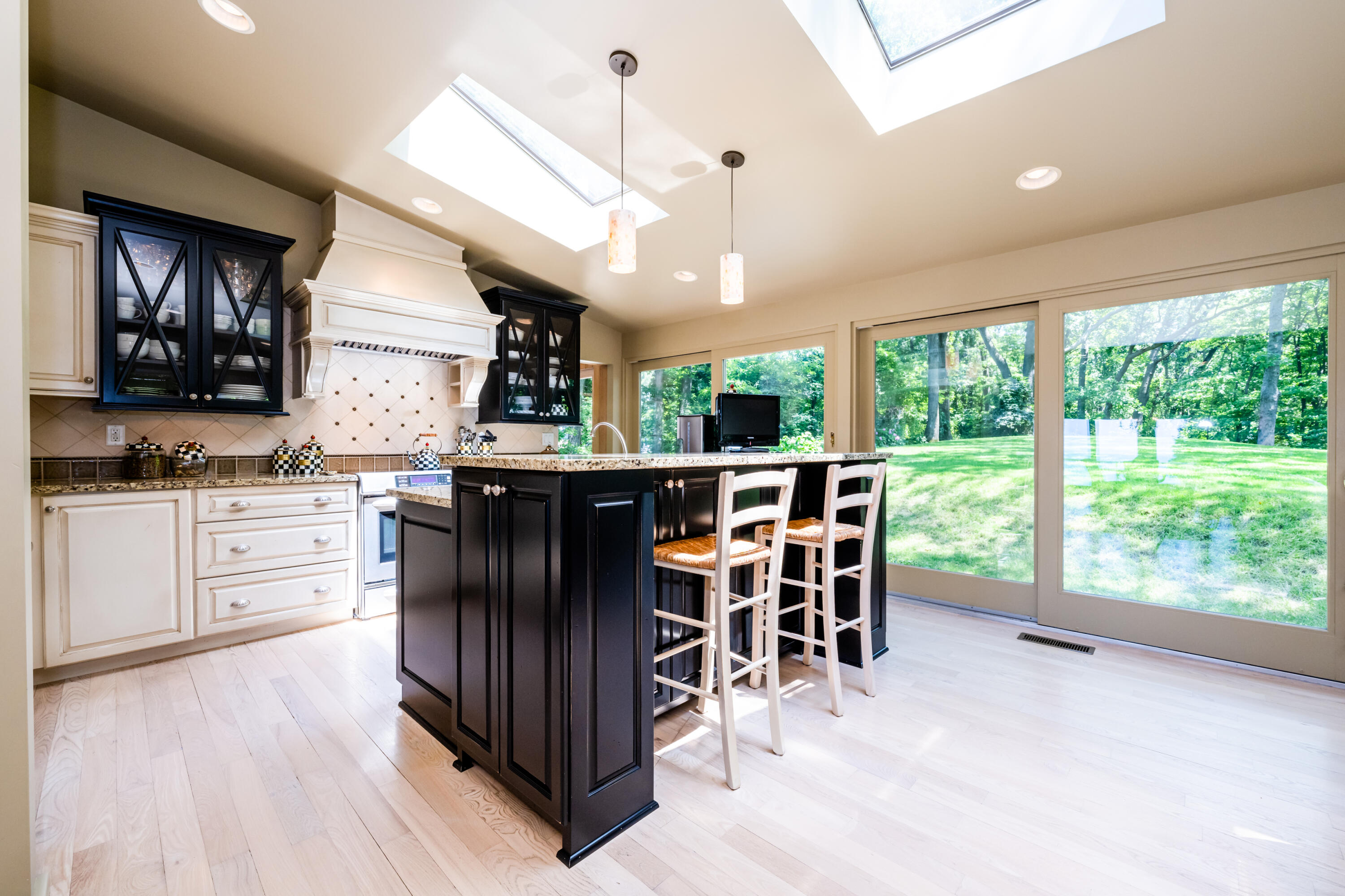 4661 Notre Dame Avenue