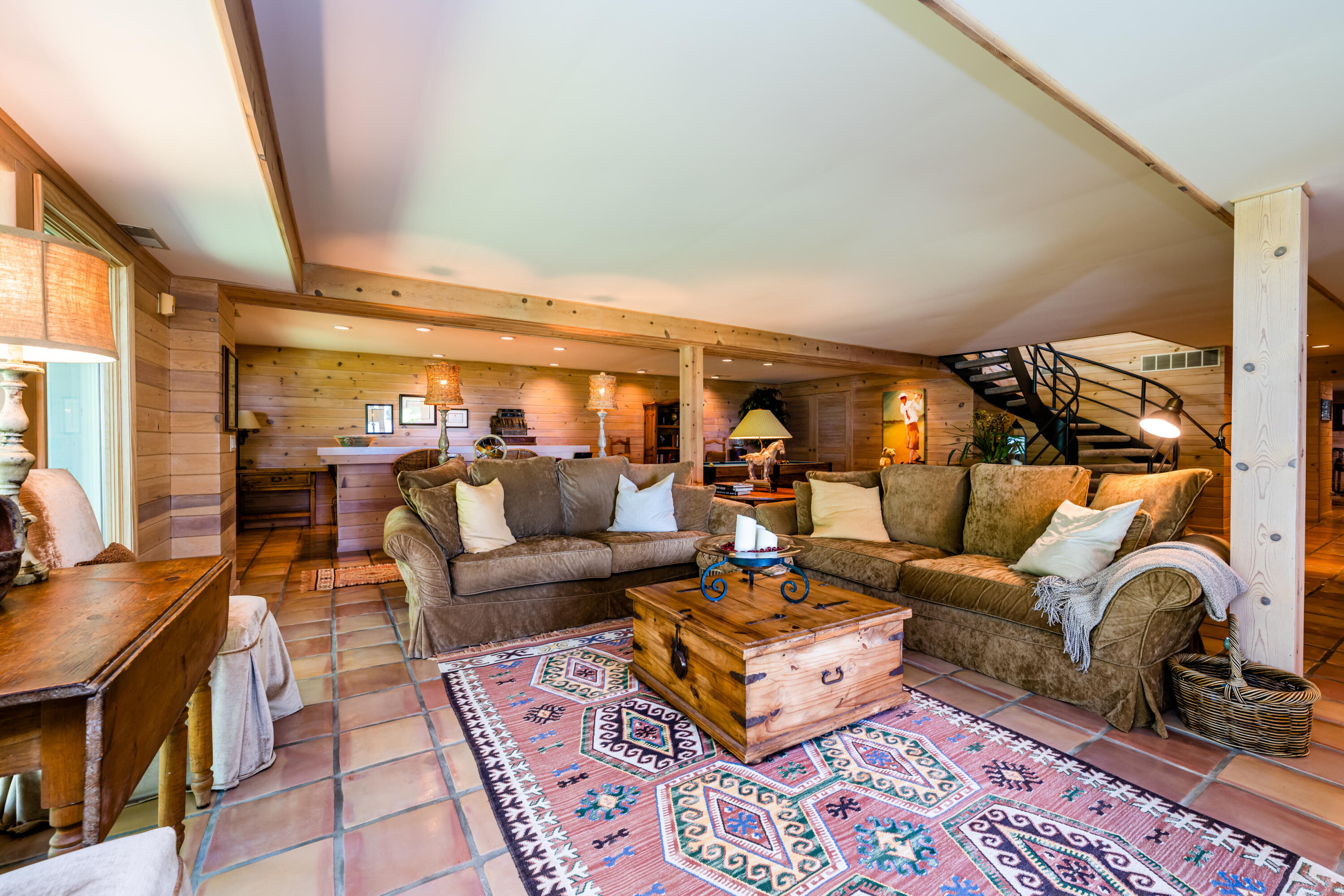 4661 Notre Dame Avenue