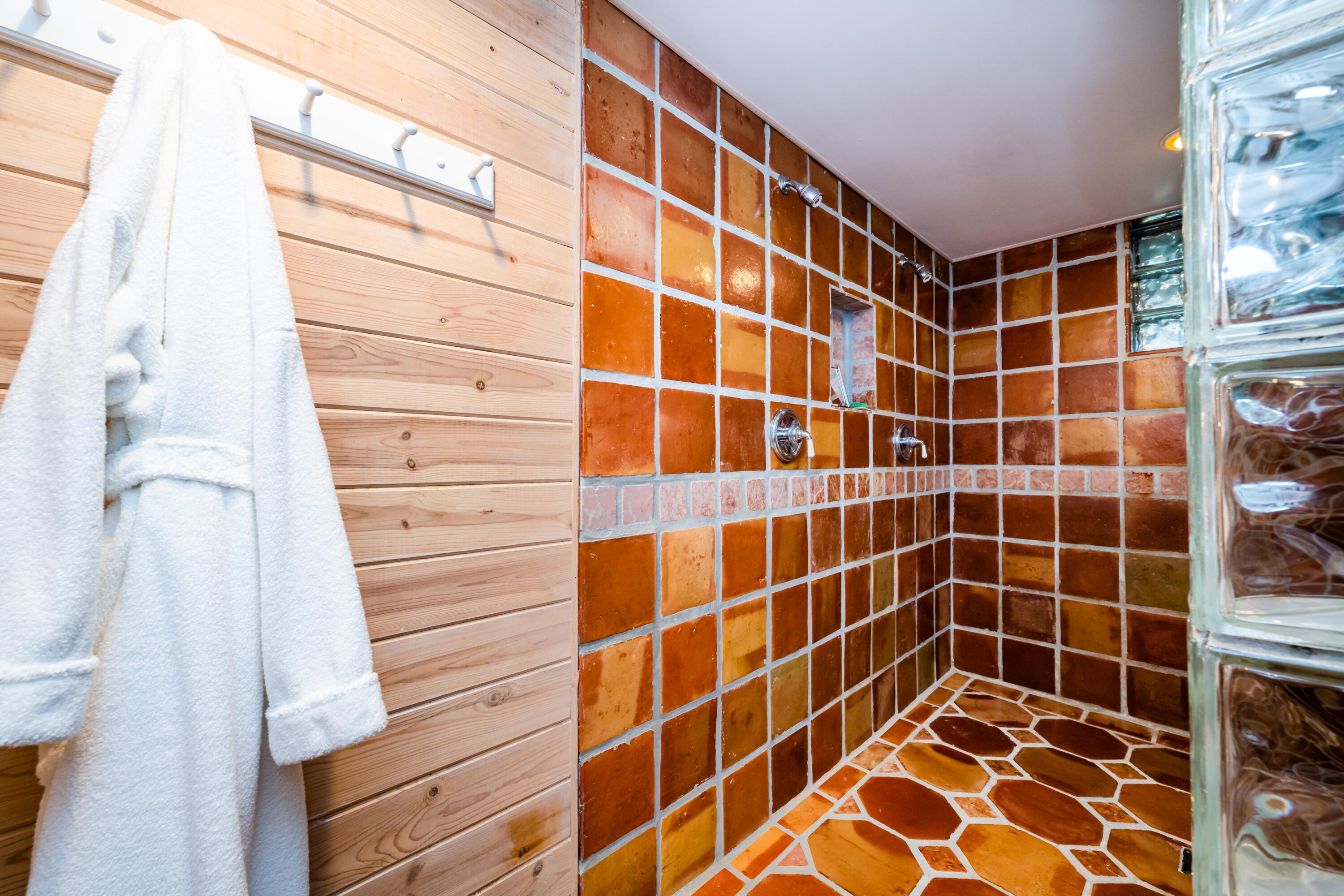 4661 Notre Dame Avenue