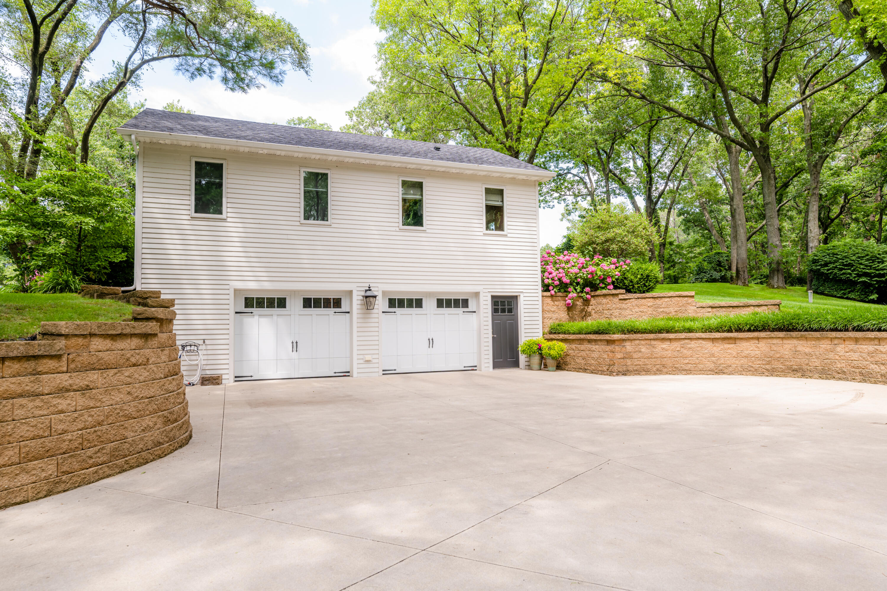 4661 Notre Dame Avenue