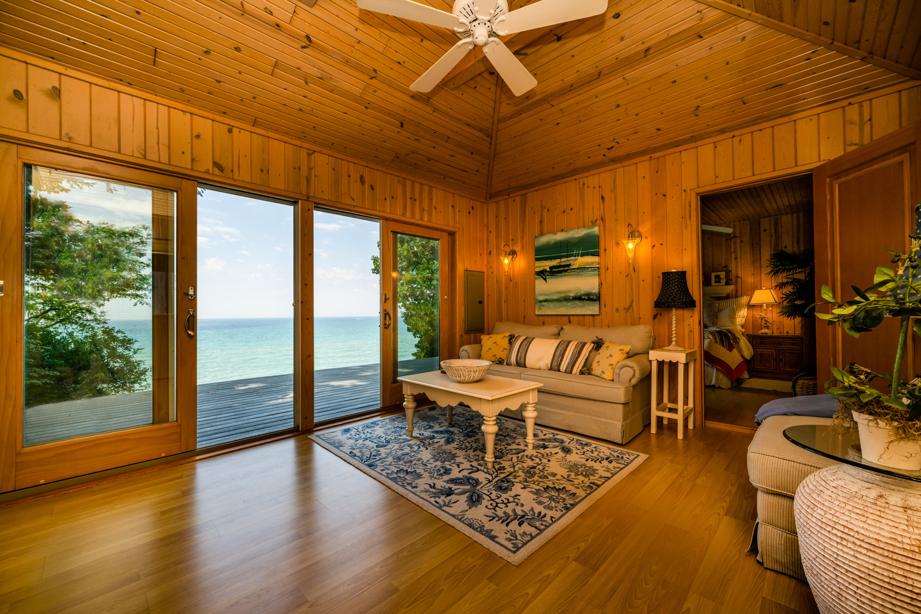 4661 Notre Dame Avenue