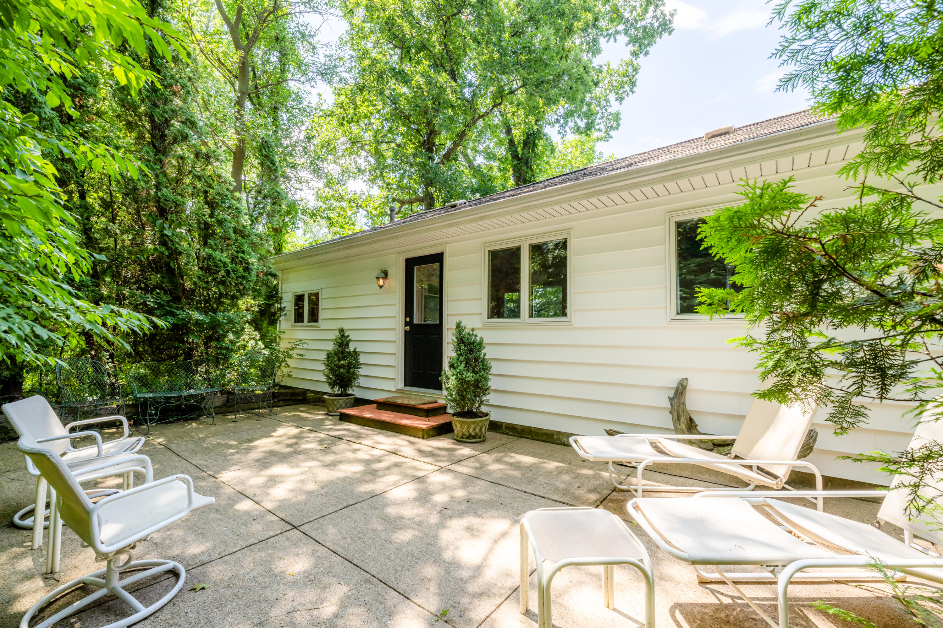 4661 Notre Dame Avenue