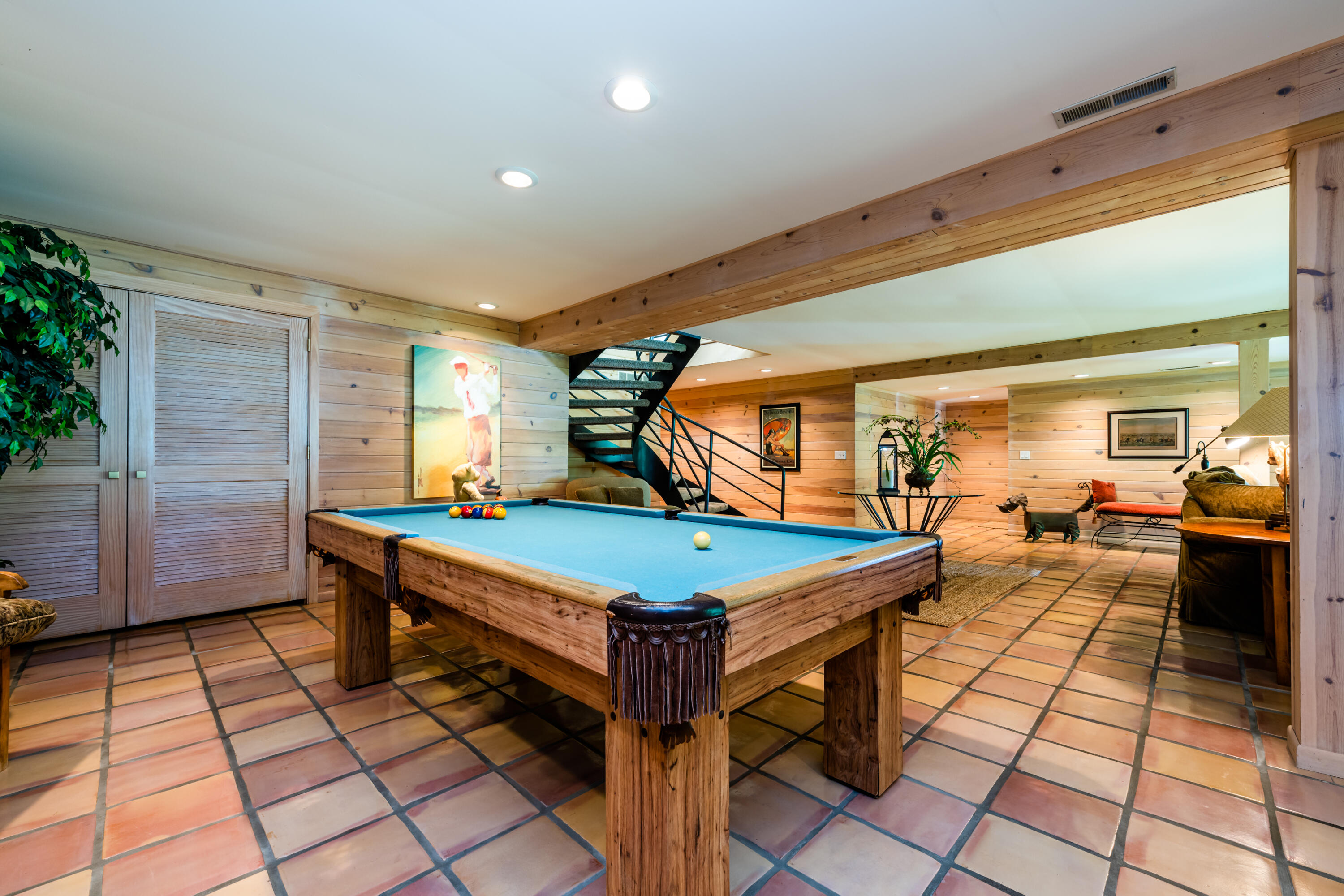 4661 Notre Dame Avenue