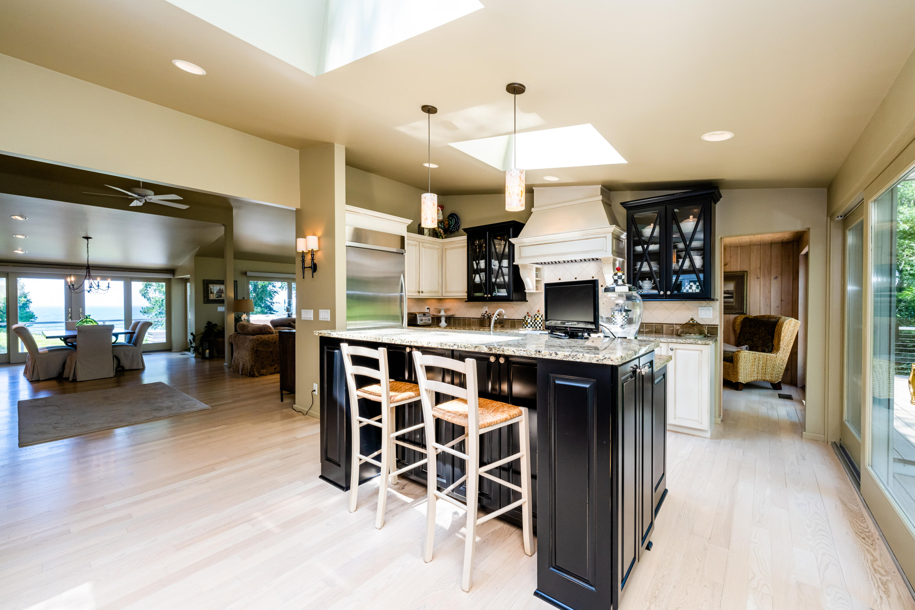 4661 Notre Dame Avenue