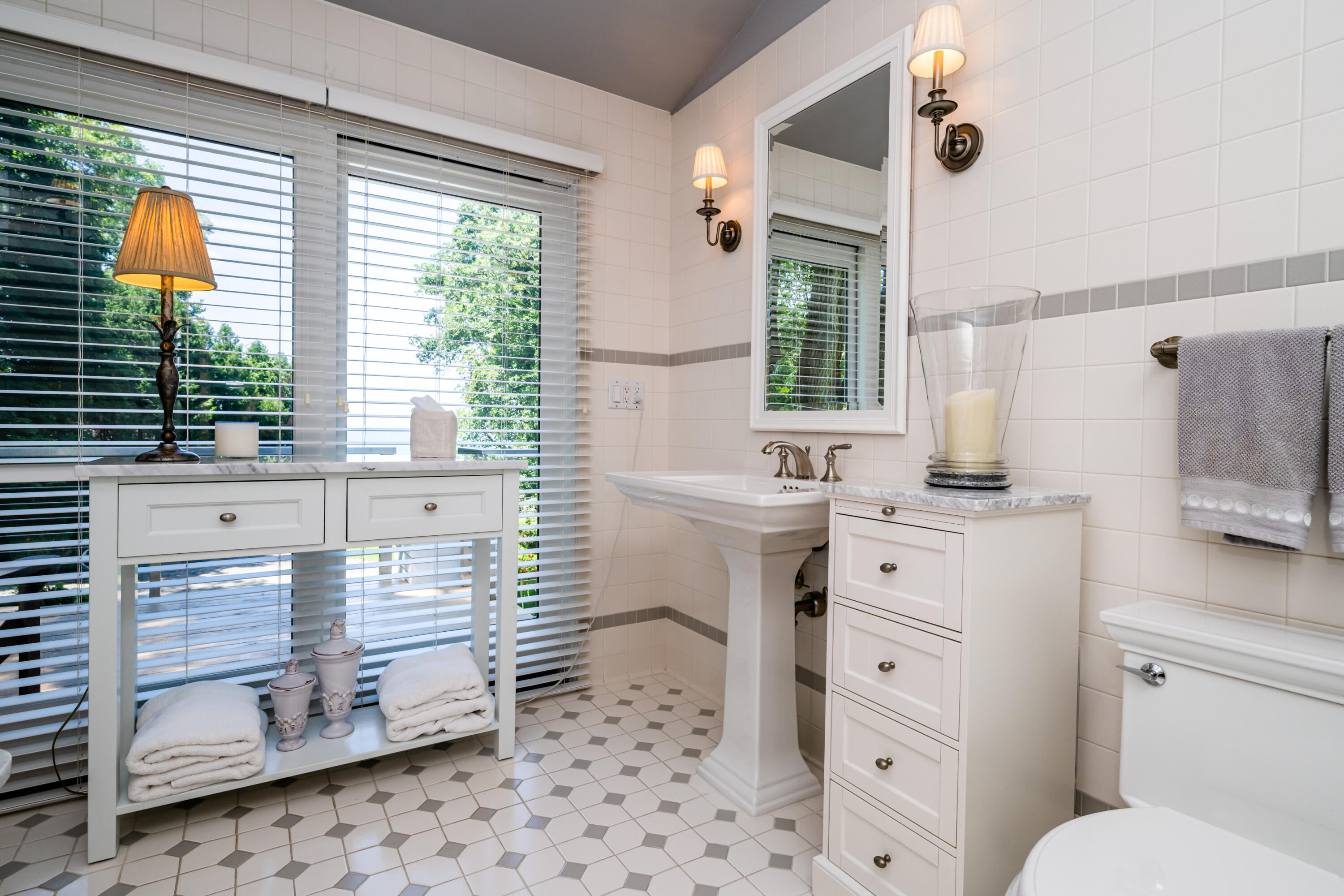 4661 Notre Dame Avenue