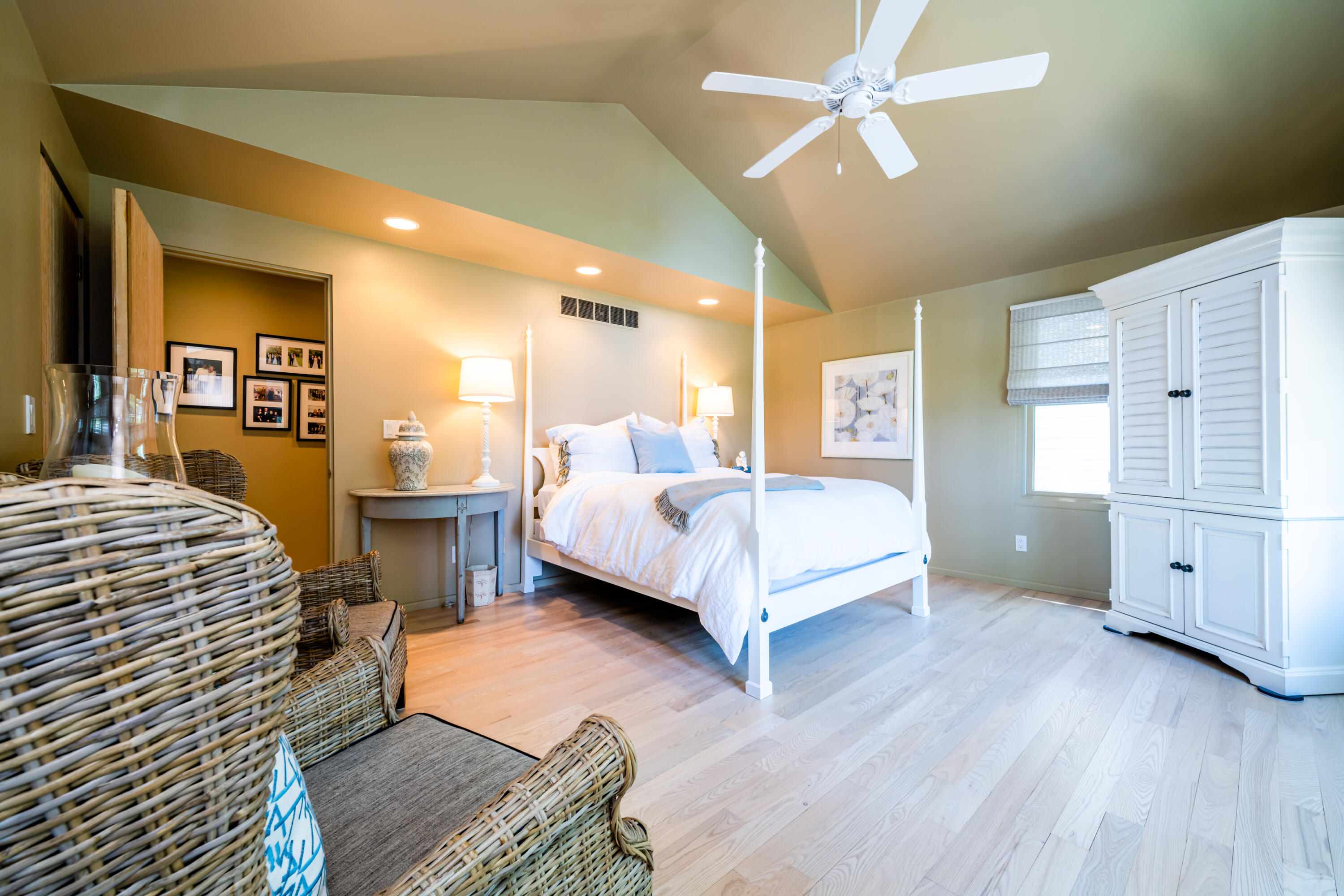 4661 Notre Dame Avenue