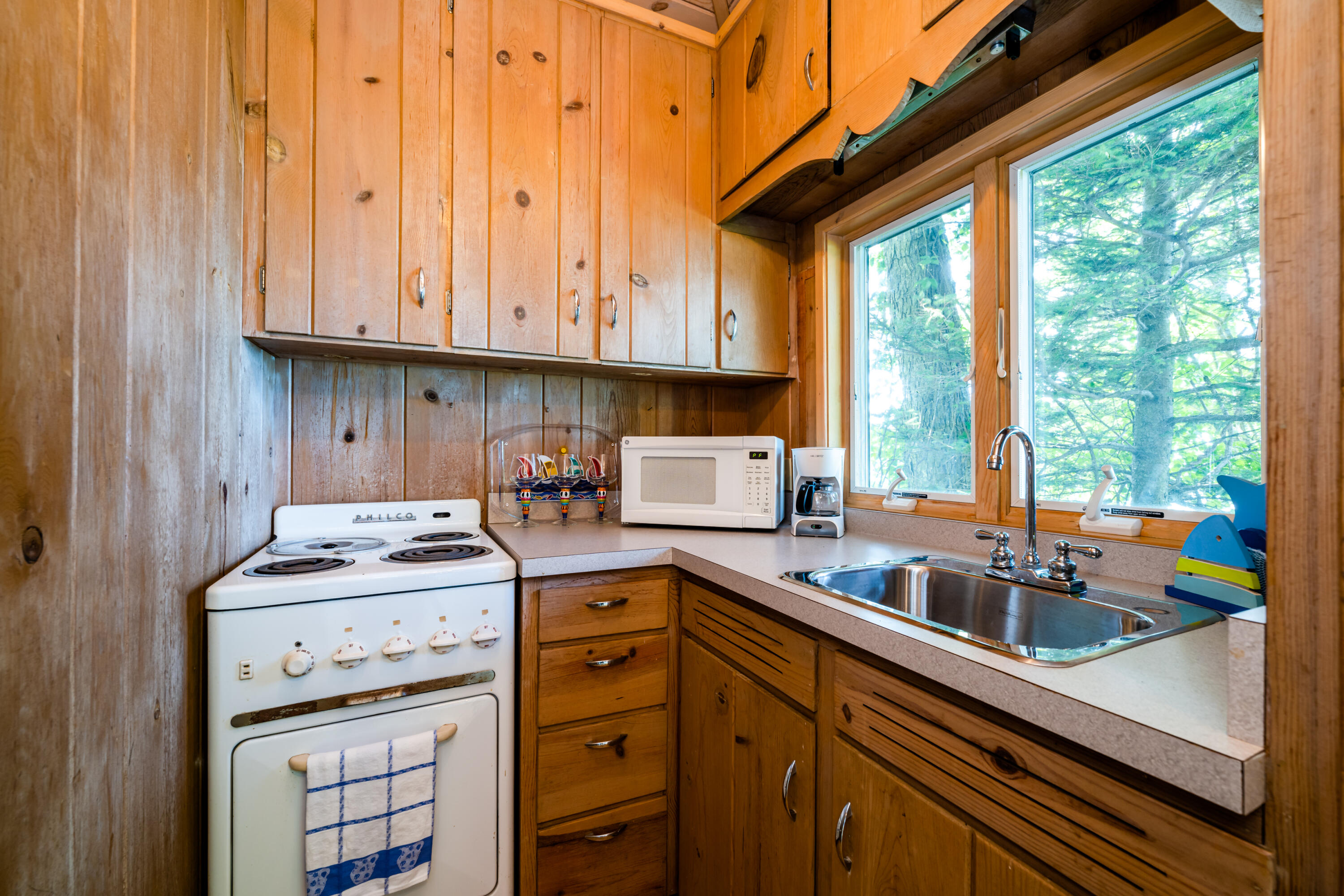 4661 Notre Dame Avenue