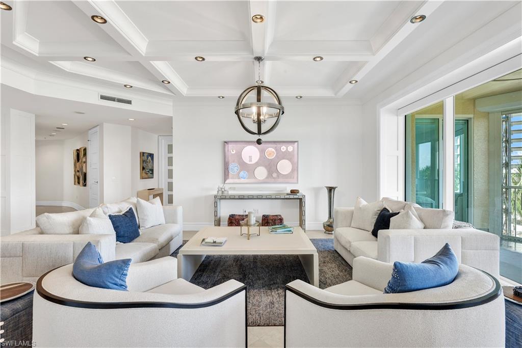 4501 Gulf Shore BLVD N # 504