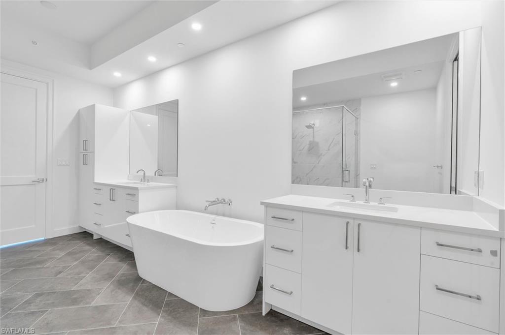 1125 Central AVE Unit: 569